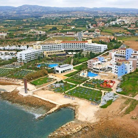 Aparthotel St. George Gardens & 4*