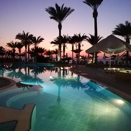 Apartahotel St. George Gardens & Klorakas