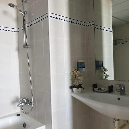 St. George Gardens & מלון דירות 4*