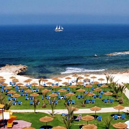 מלון דירות St. George Gardens &