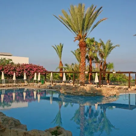 מלון דירות St. George Gardens & Klorakas