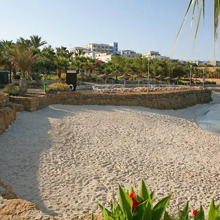 מלון דירות St. George Gardens & 4*